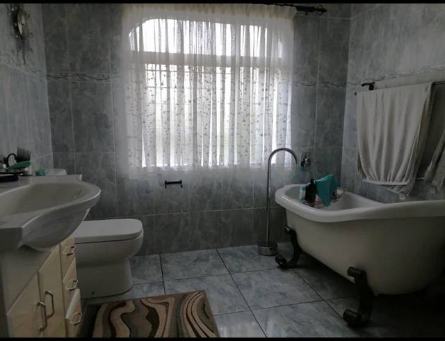 4 BEDROOM HOUSE FOR SALE IN GREENHILLS